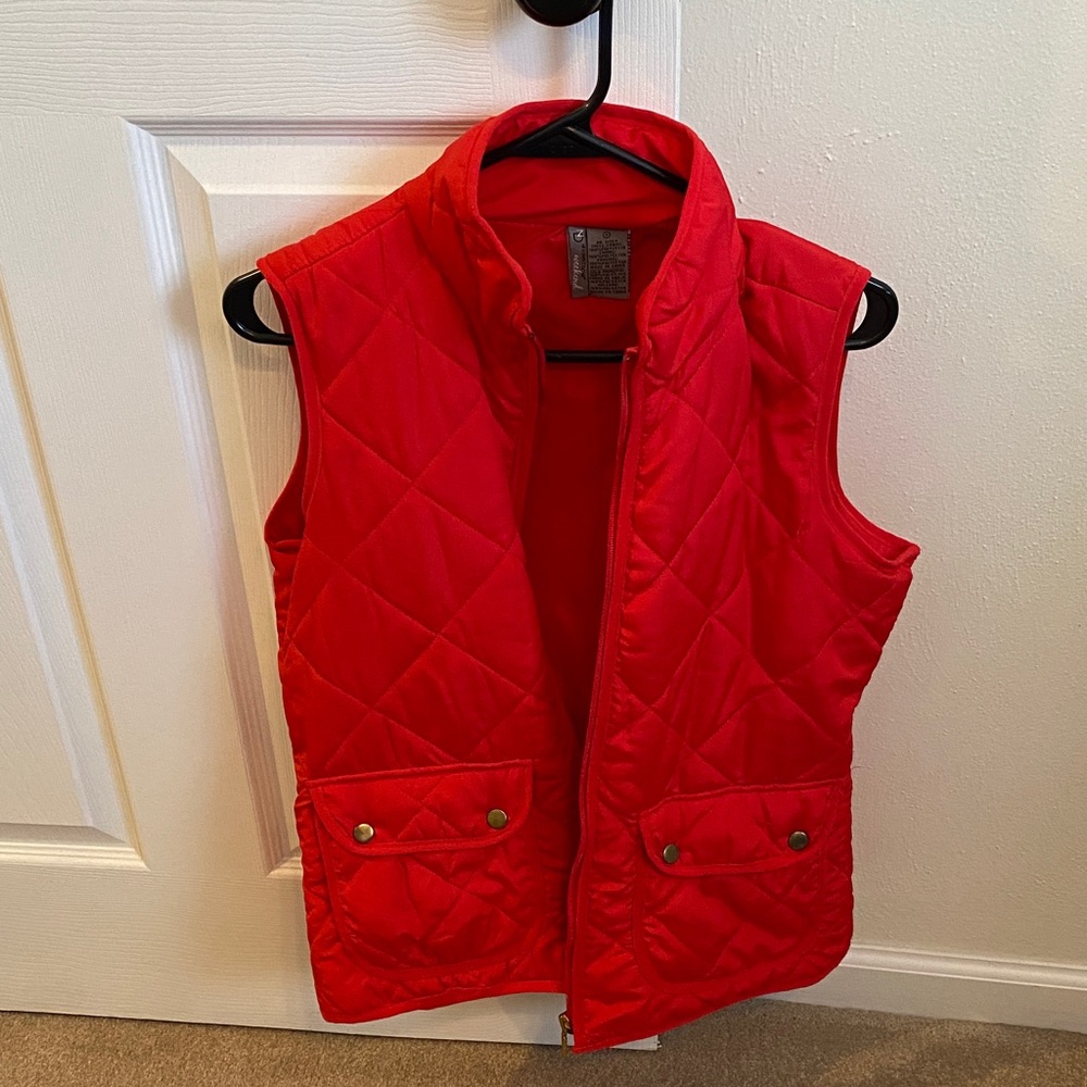 New Directions Red Quilted Vest Size Small